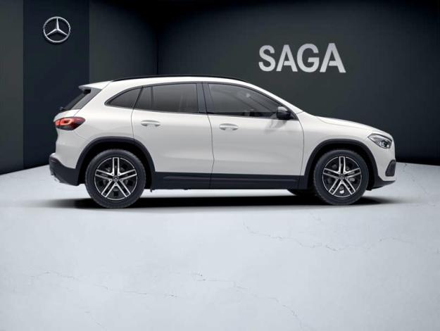 MERCEDES-BENZ GLA 200 Progressive Line  