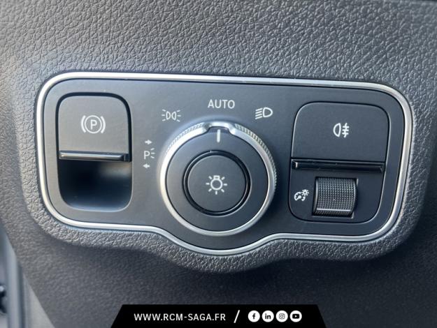 MERCEDES-BENZ GLB 200 d AMG Line  