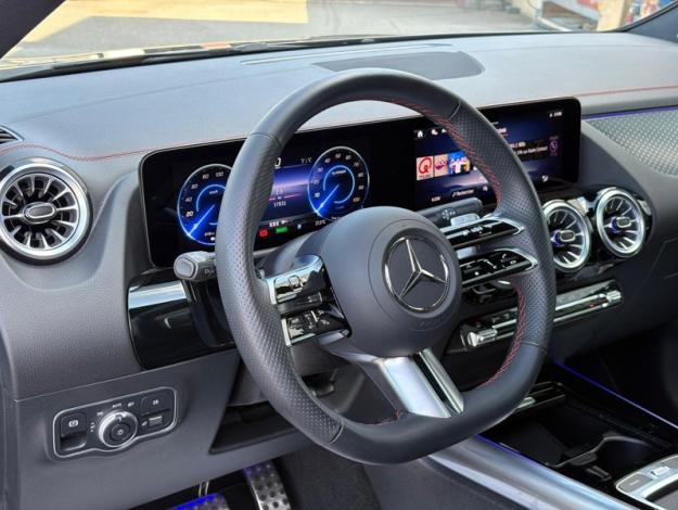 MERCEDES-BENZ EQA EQA 300 4MATIC