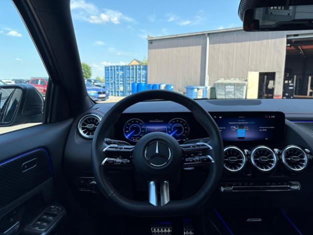 MERCEDES-BENZ EQA EQA 300 4MATIC