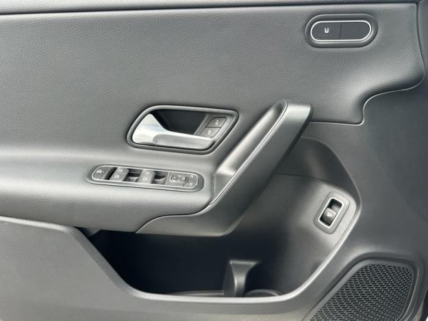 MERCEDES-BENZ A 180 Berline Facelift  