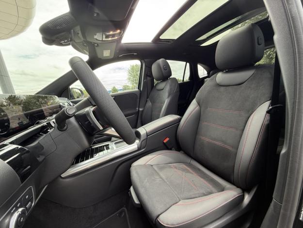 MERCEDES-BENZ GLA 200 d AMG Line  GLA 200 d AMG Line