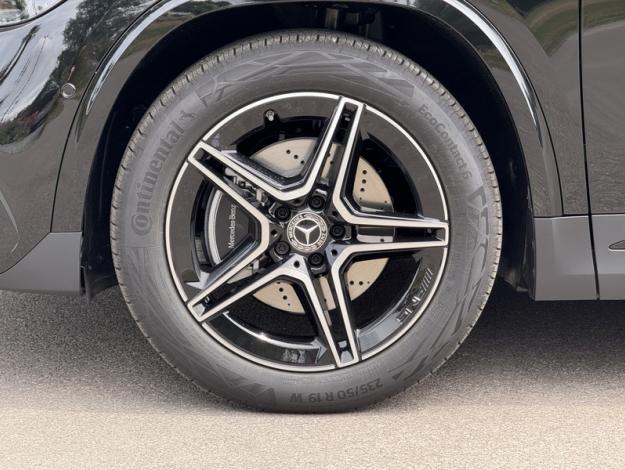 MERCEDES-BENZ GLA 200 d AMG Line  GLA 200 d AMG Line