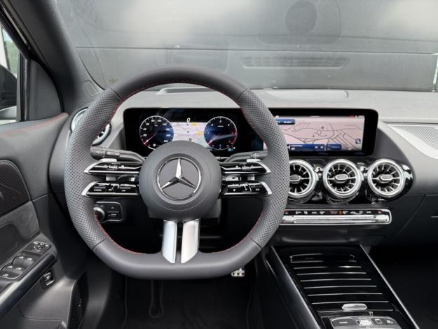 MERCEDES-BENZ GLA 200 d AMG Line  GLA 200 d AMG Line