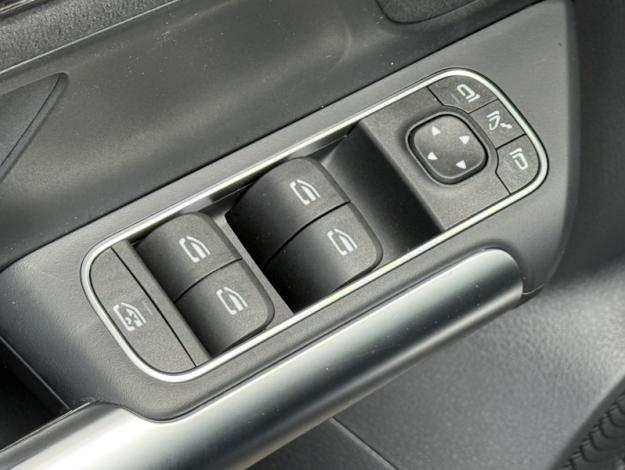 MERCEDES-BENZ GLA 200 d AMG Line  GLA 200 d AMG Line