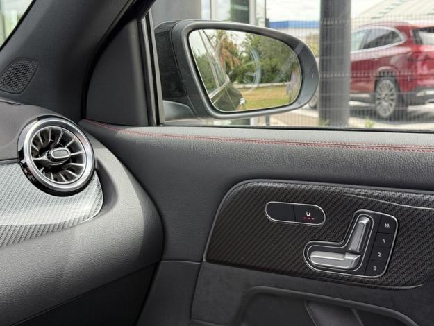 MERCEDES-BENZ GLA 200 d AMG Line  GLA 200 d AMG Line