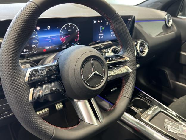 MERCEDES-BENZ GLA 180 star edition  