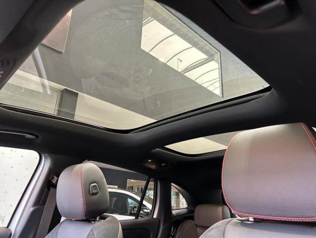 MERCEDES-BENZ GLA 180 star edition  