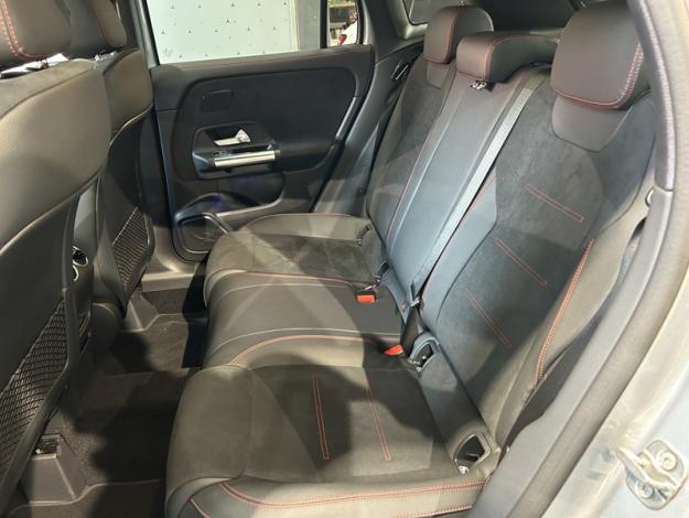 MERCEDES-BENZ GLA 180 star edition  