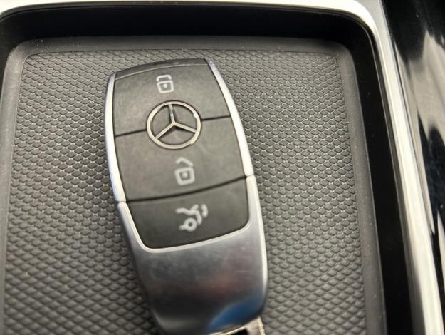 MERCEDES-BENZ EQB 250 + AMG Line 7 places  