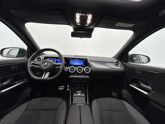 MERCEDES-BENZ EQA 250 + AMG Line Toit Panoramique  