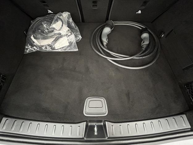 MERCEDES-BENZ EQA 250 + AMG Line Toit Panoramique  