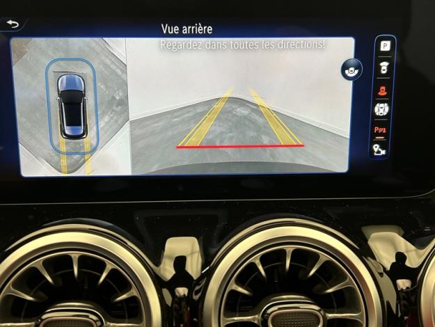 MERCEDES-BENZ EQA 250 + AMG Line Toit Panoramique  