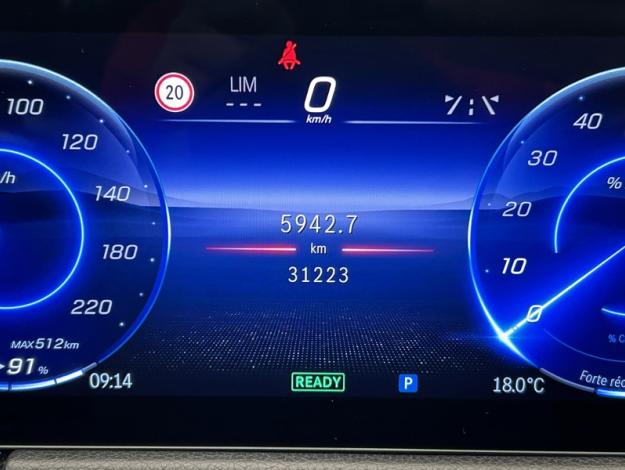 MERCEDES-BENZ EQA 250 + AMG Line Toit Panoramique  