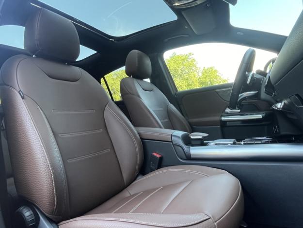 MERCEDES-BENZ GLA 250 e AMG Line  