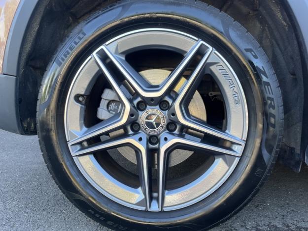 MERCEDES-BENZ GLA 250 e AMG Line  