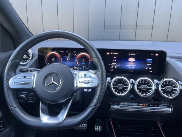 MERCEDES-BENZ GLA 250 e AMG Line  