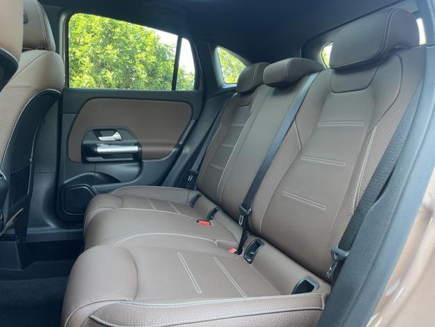 MERCEDES-BENZ GLA 250 e AMG Line  