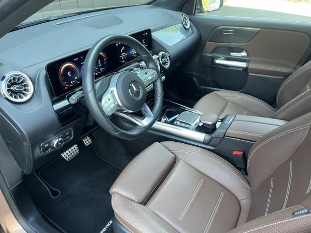 MERCEDES-BENZ GLA 250 e AMG Line  