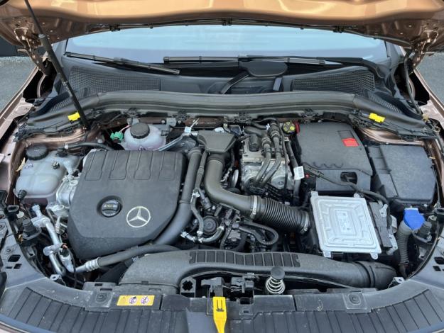 MERCEDES-BENZ GLA 250 e AMG Line  