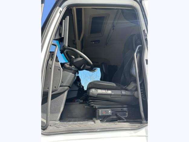MERCEDES-BENZ Actros 1840 Porteur bâché - suspension pneum. intégrale  