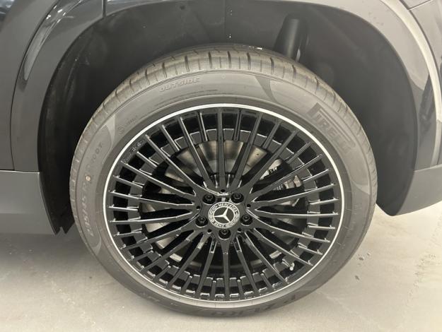 MERCEDES-BENZ EQA 300 4MATIC AMG Line   EQA 300 4MATIC