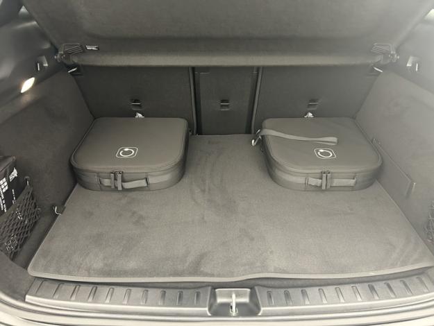 MERCEDES-BENZ EQA 300 4MATIC AMG Line   EQA 300 4MATIC