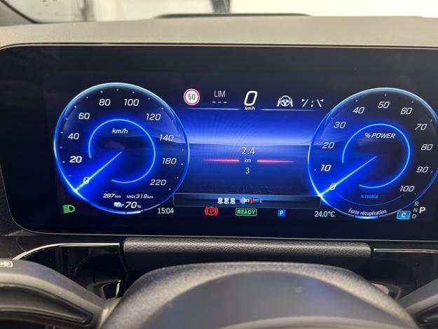 MERCEDES-BENZ EQA 300 4MATIC AMG Line   EQA 300 4MATIC
