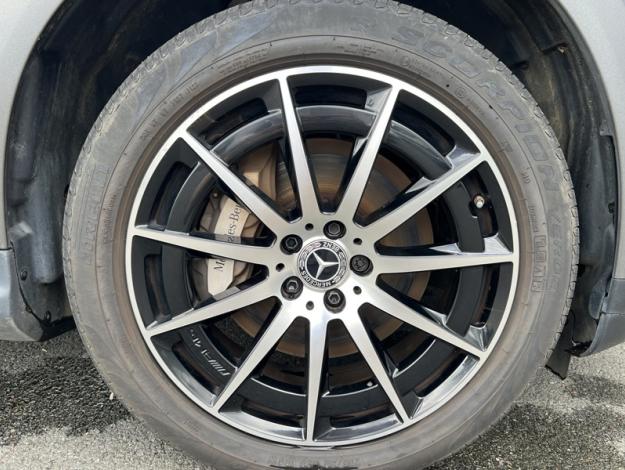 MERCEDES-BENZ EQC 400 4MATIC AMG line  