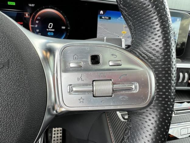MERCEDES-BENZ EQC 400 4MATIC AMG line  