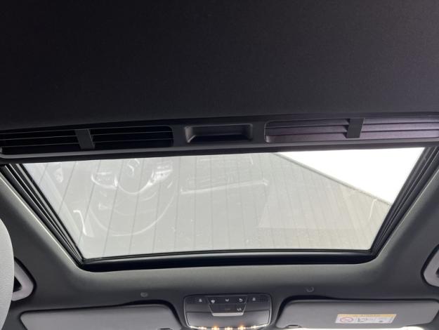 MERCEDES-BENZ EQC 400 4MATIC AMG line  