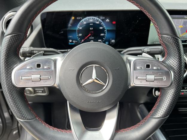 MERCEDES-BENZ GLA 200 d AMG Line  