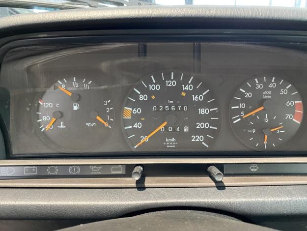 MERCEDES-BENZ 190   190 E
