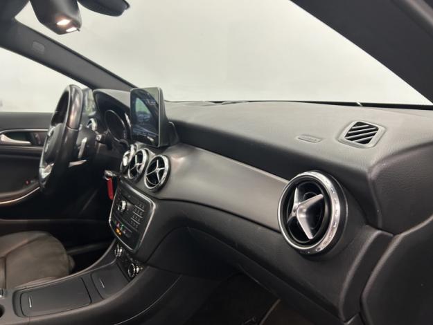 MERCEDES-BENZ GLA 200 d AMG Pack Night  