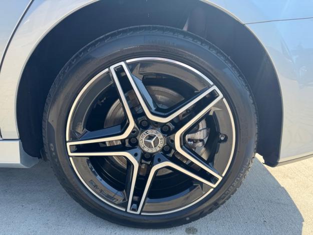 MERCEDES-BENZ A 250 e Berline AMG Line  