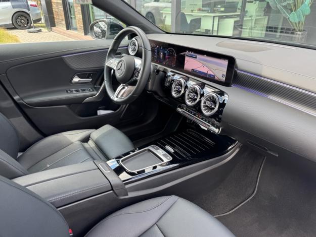 MERCEDES-BENZ CLA 180 d Luxury Line  