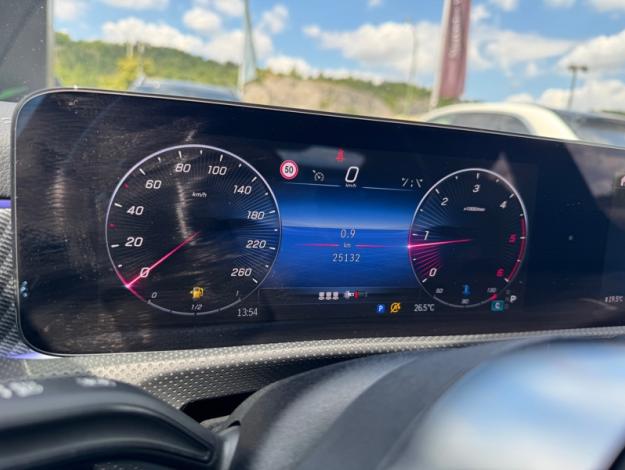 MERCEDES-BENZ CLA 180 d Luxury Line  