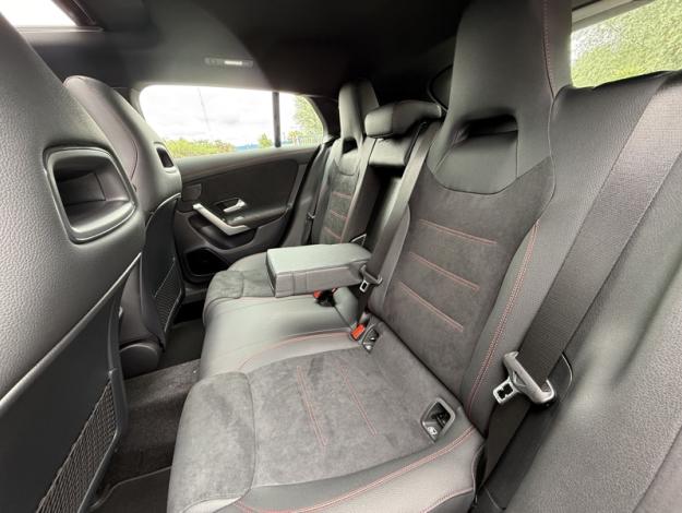 MERCEDES-BENZ CLA Shooting Brake CLA 200 d Shooting Brake AMG Line  CLA 200 d Shooting Brake AMG Line