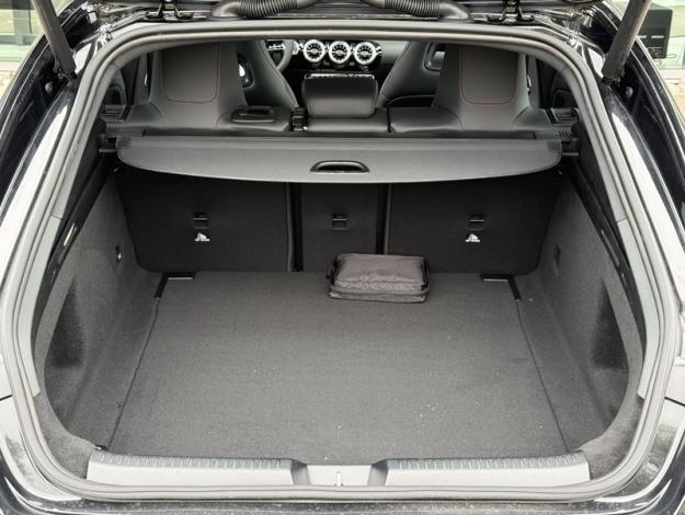 MERCEDES-BENZ CLA Shooting Brake CLA 200 d Shooting Brake AMG Line  CLA 200 d Shooting Brake AMG Line