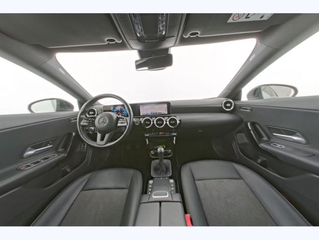 MERCEDES-BENZ CLA 180 Coupé MBUX  