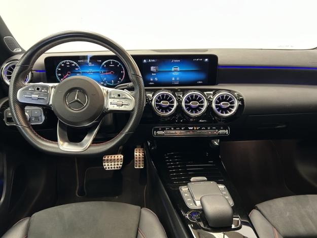 MERCEDES-BENZ A 200 d AMG Pack Night Pano  