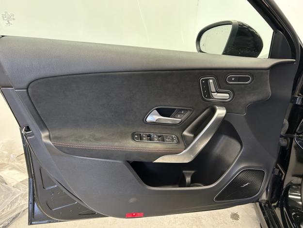 MERCEDES-BENZ A 200 d AMG Pack Night Pano  