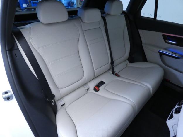 MERCEDES-BENZ GLC SUV GLC 300 e Hybrid EQ 4MATIC Avantgarde Line  GLC 300 e Hybrid EQ 4MATIC Avantgarde Line