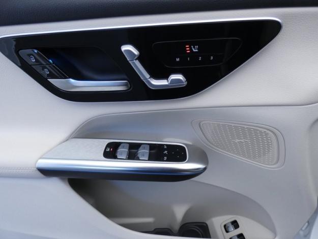 MERCEDES-BENZ GLC SUV GLC 300 e Hybrid EQ 4MATIC Avantgarde Line  GLC 300 e Hybrid EQ 4MATIC Avantgarde Line