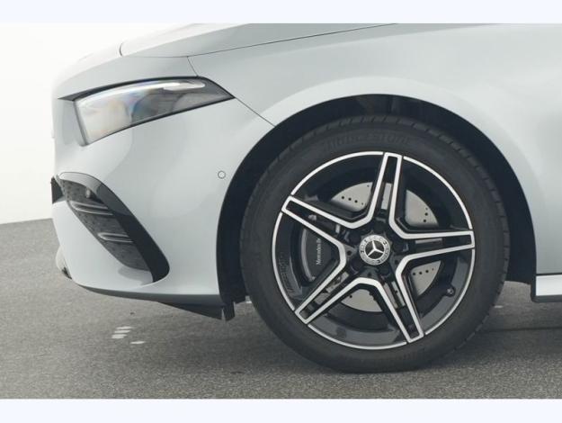 MERCEDES-BENZ A 250 e AMG Pack Night Pano  
