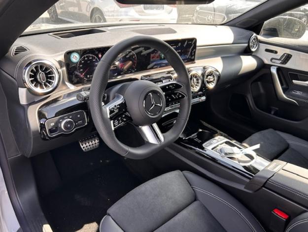 MERCEDES-BENZ CLA 180 Shooting Brake Star Edition - SAGA Huy (+32 85 23 69 00) 