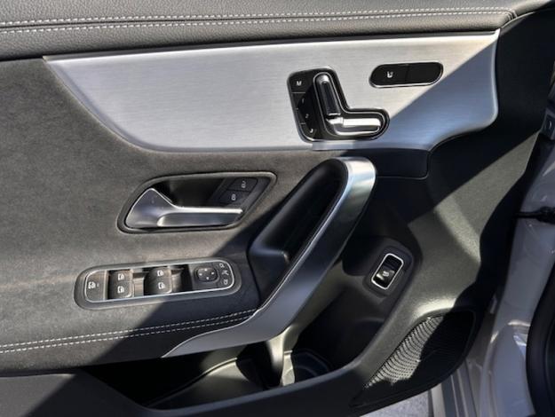 MERCEDES-BENZ CLA 180 Shooting Brake Star Edition - SAGA Huy (+32 85 23 69 00) 