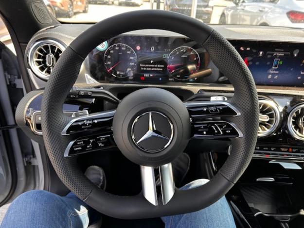 MERCEDES-BENZ CLA 180 Shooting Brake Star Edition - SAGA Huy (+32 85 23 69 00) 