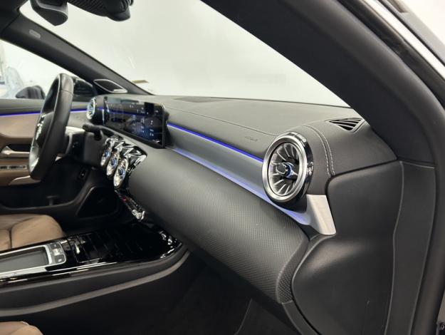 MERCEDES-BENZ CLA 250 e Coupé AMG Toit ouvrant  