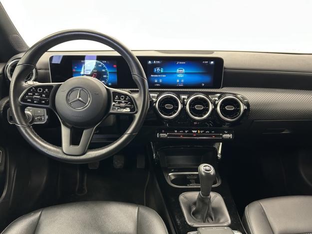 MERCEDES-BENZ CLA 180 Coupé MBUX  